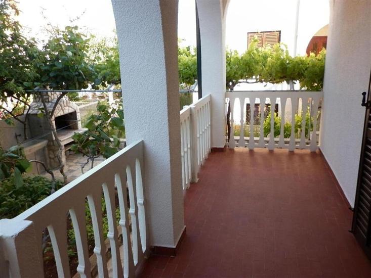 Apartment A1, for 5 persons