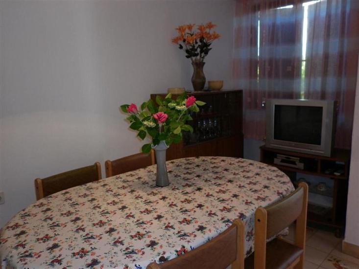 Apartment A1, for 5 persons