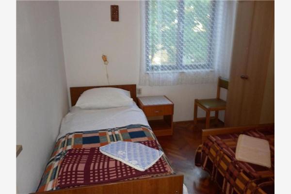 Apartment A1, for 5 persons