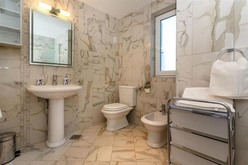 Apartman A2, na 7 osebe