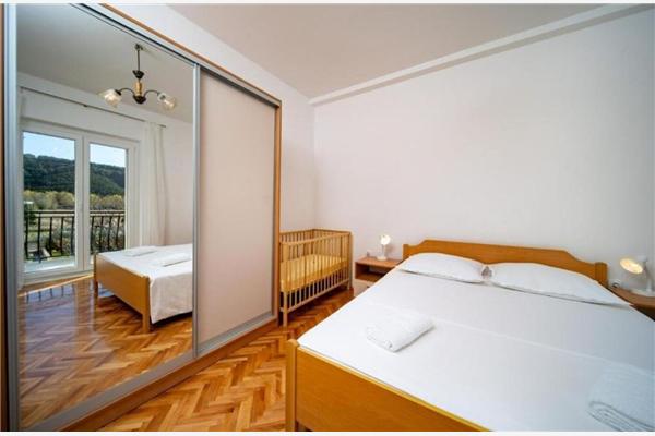 Apartment A1, for 5 persons