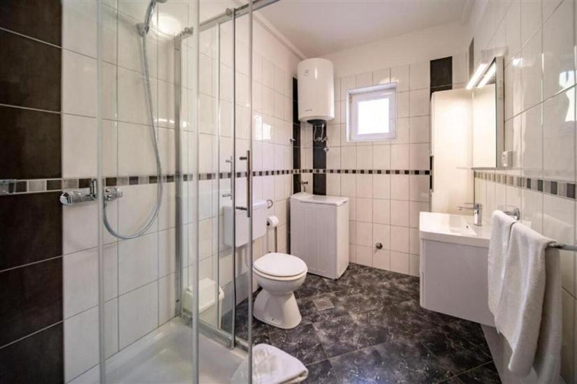 Apartment A1, for 5 persons