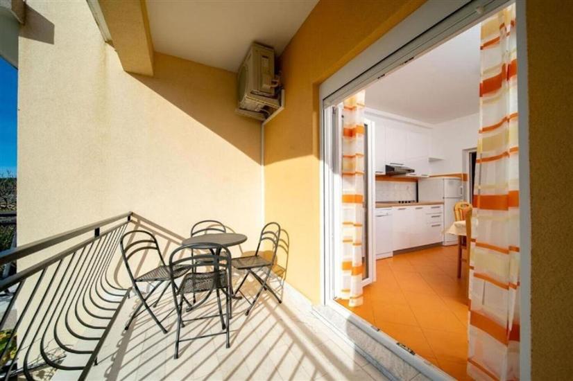 Apartment A2, for 6 persons