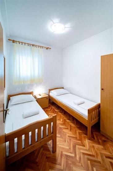 Apartment A2, for 6 persons