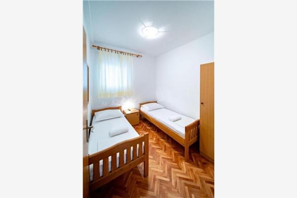 Apartment A2, for 6 persons