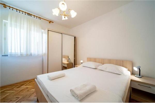 Apartment A2, for 6 persons