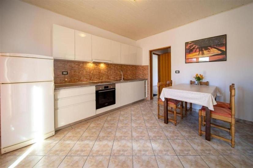 Apartment A4, for 5 persons