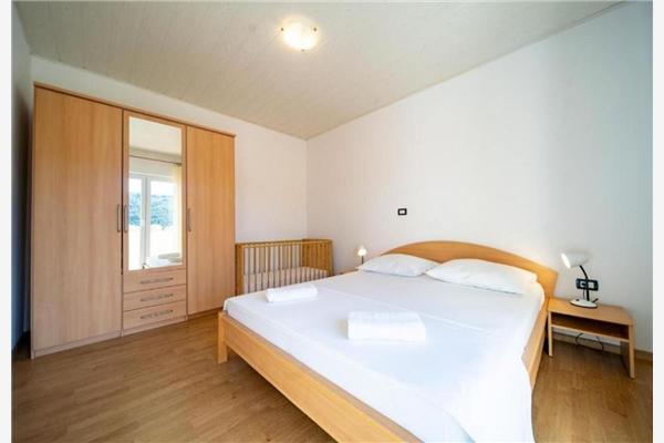 Apartment A4, for 5 persons