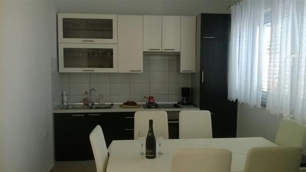 Apartment A6, for 5 persons