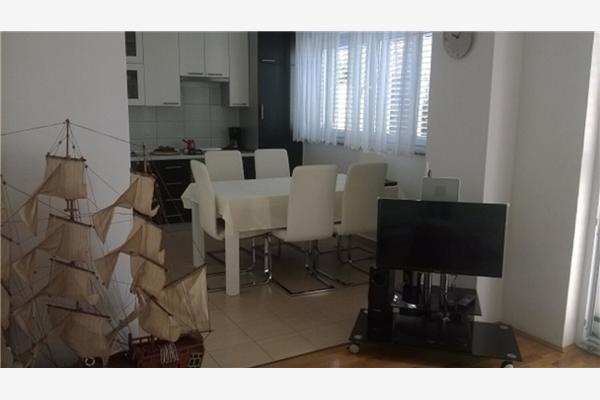 Apartment A6, for 5 persons