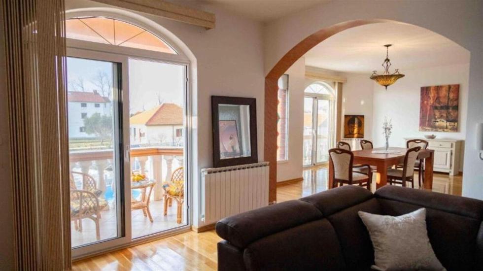 House K1, for 10 persons