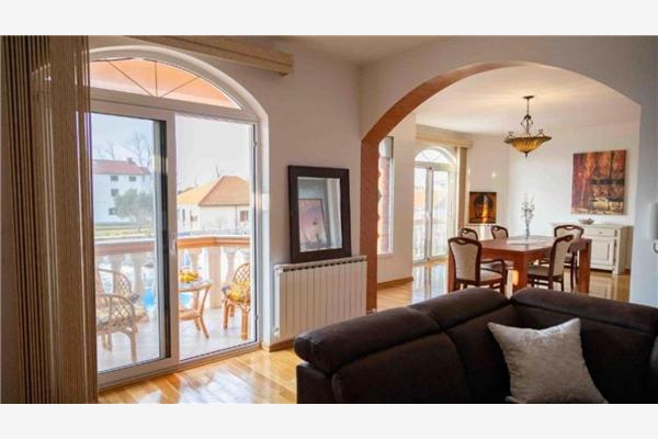 House K1, for 10 persons