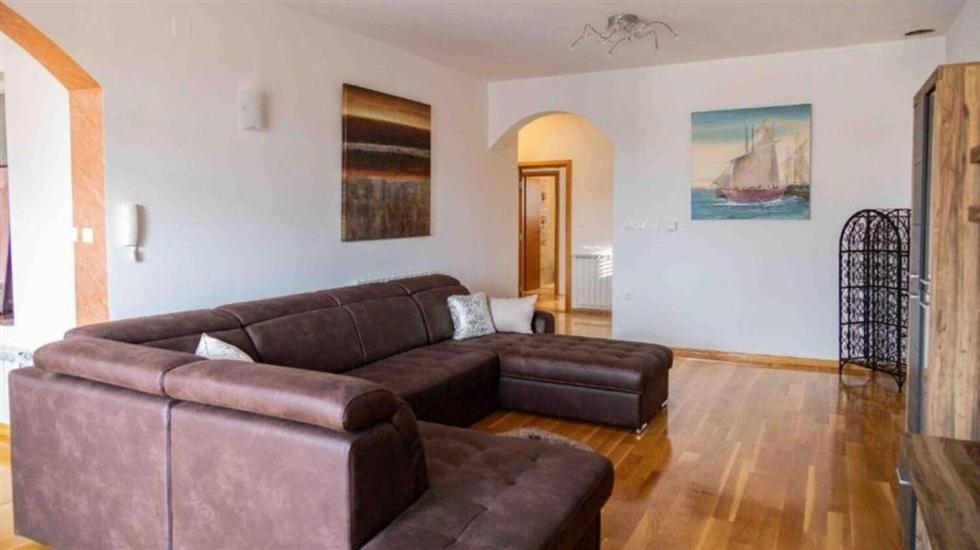 House K1, for 10 persons