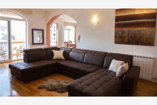 House K1, for 10 persons