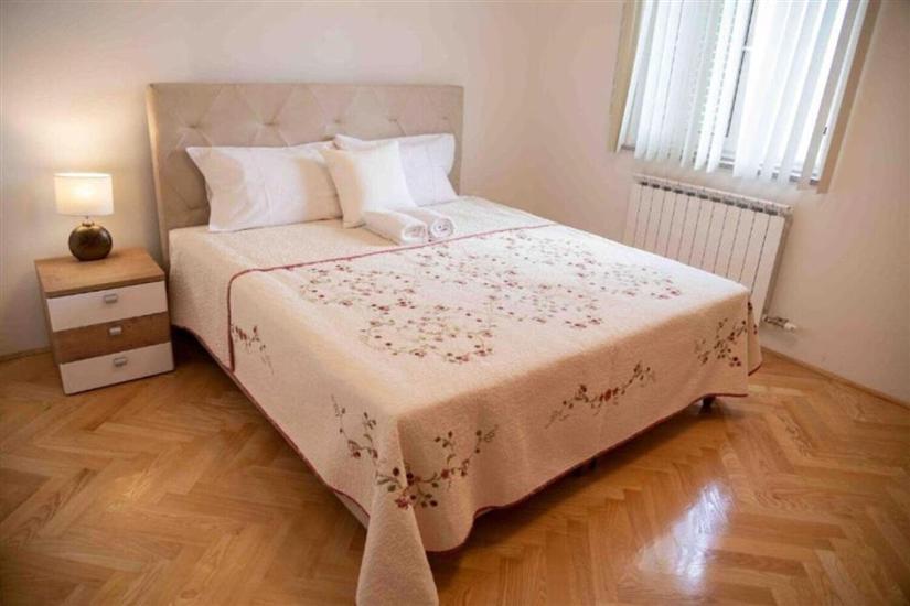 House K1, for 10 persons