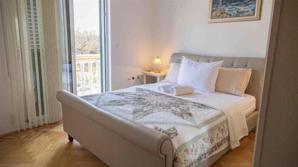 House K1, for 10 persons