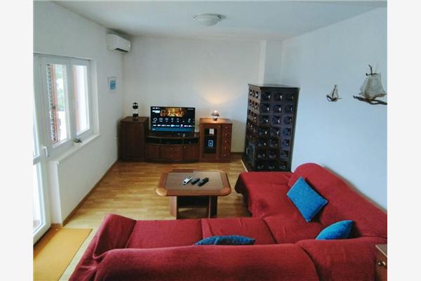 Apartment A1, for 8 persons