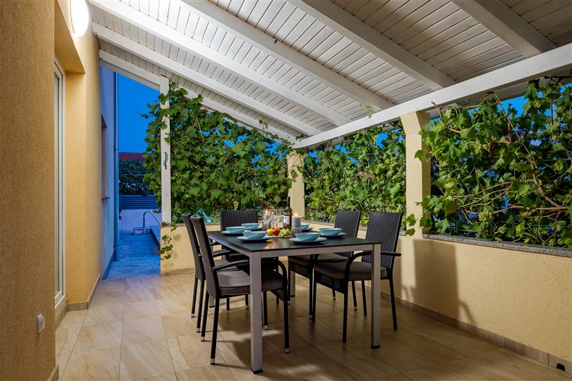 Apartment Dora family only