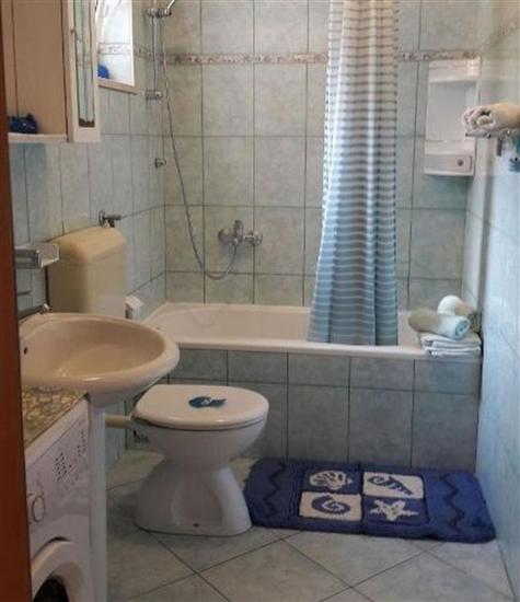 Apartment A1, for 5 persons