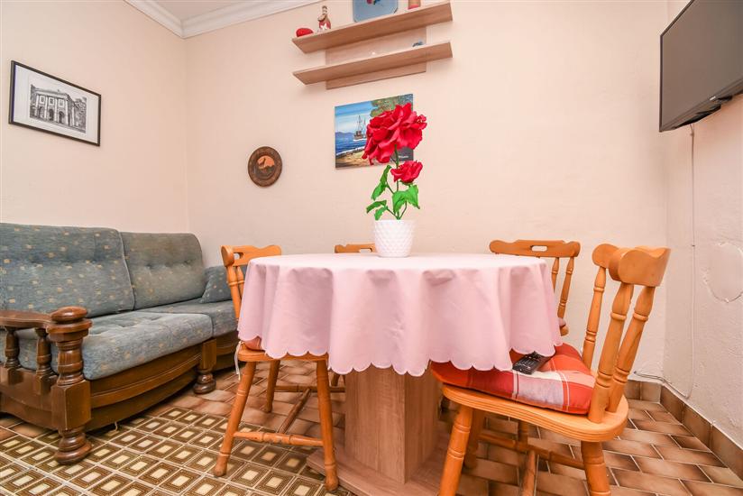 Apartment A5, for 5 persons