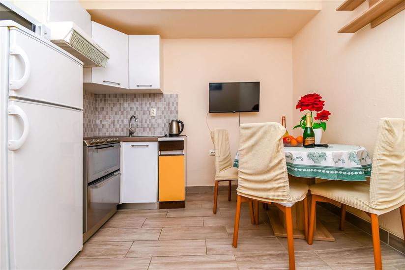 Apartment A4, for 5 persons