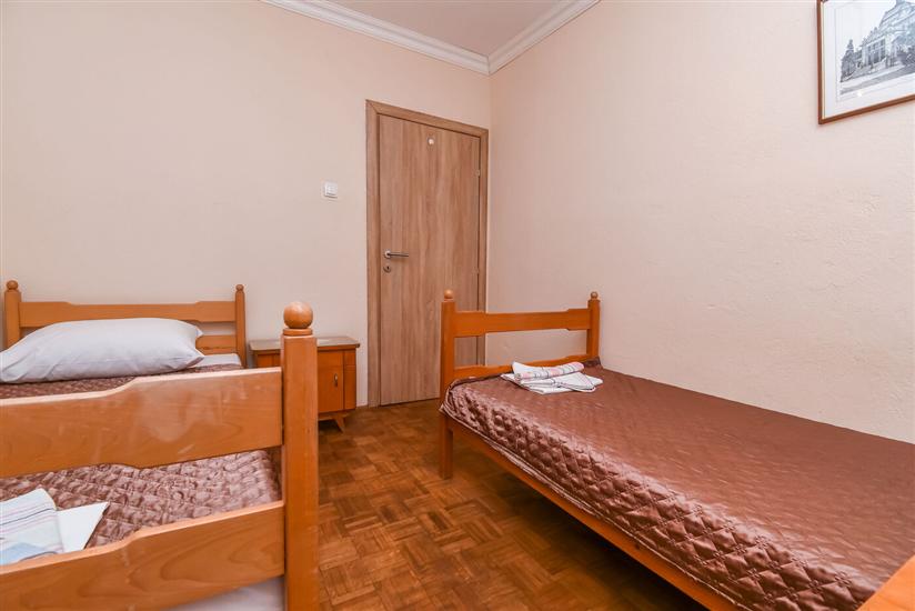 Apartment A5, for 5 persons