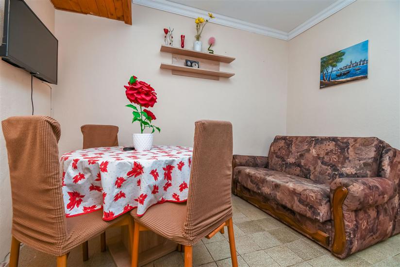 Apartment A6, for 5 persons