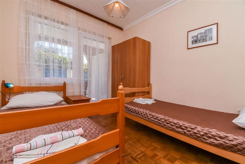 Apartment A5, for 5 persons