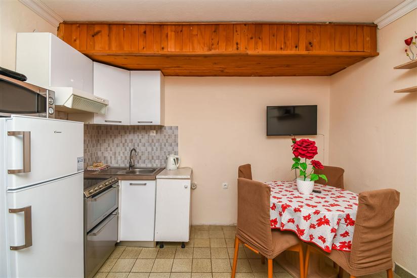 Apartment A6, for 5 persons