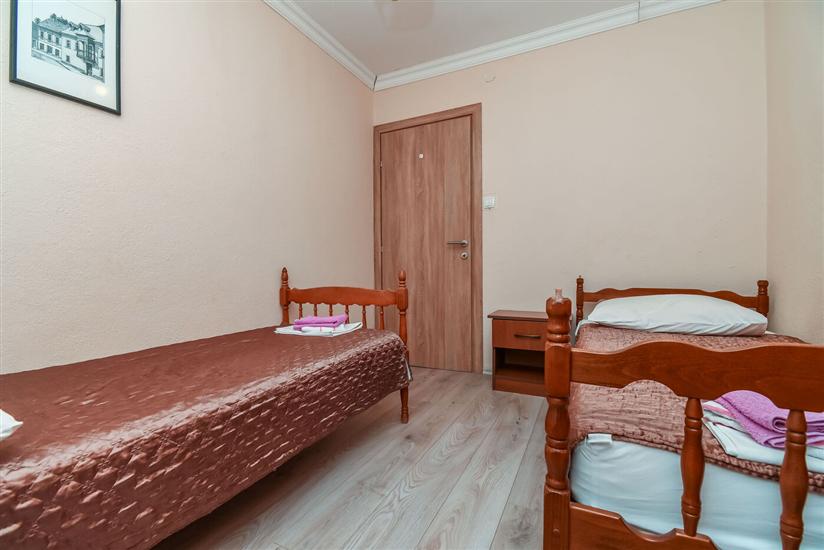 Apartment A6, for 5 persons