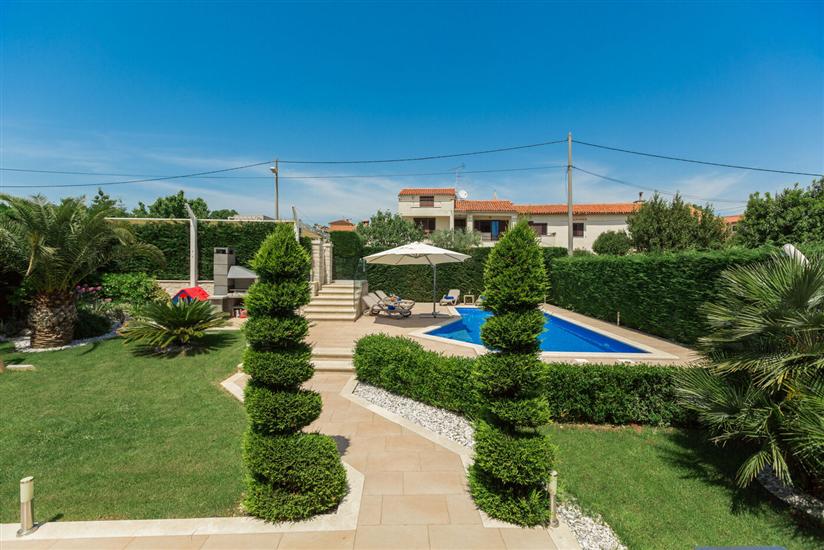 Villa Anabel s bazenom i whirlpool-om