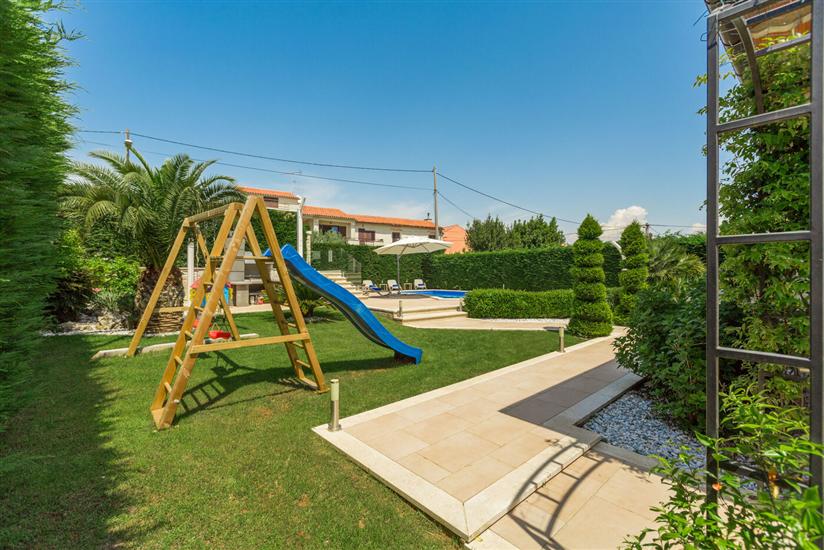 Villa Anabel s bazenom i whirlpool-om