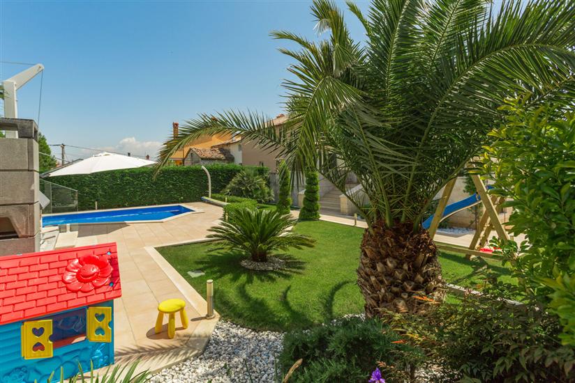 Villa Anabel s bazenom i whirlpool-om