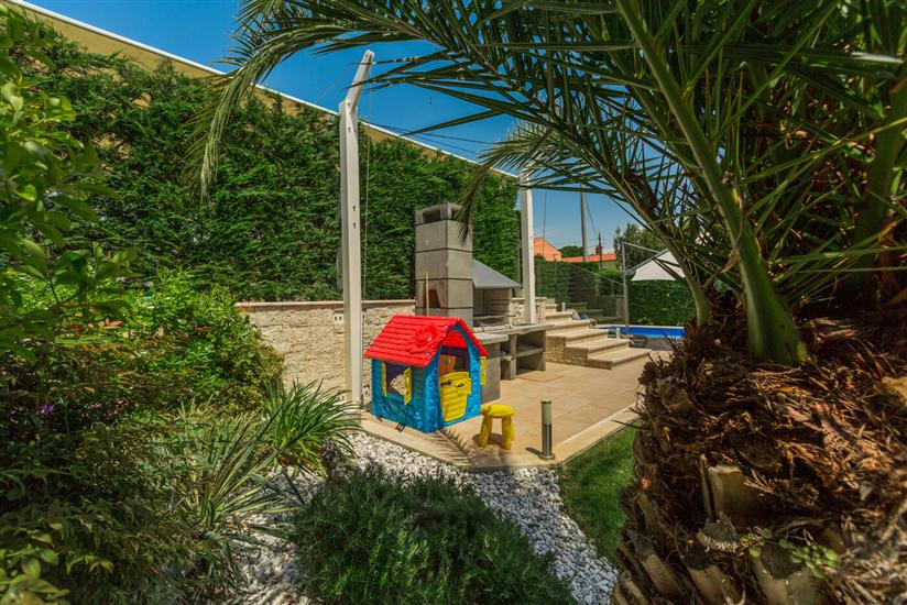 Villa Anabel s bazenom i whirlpool-om