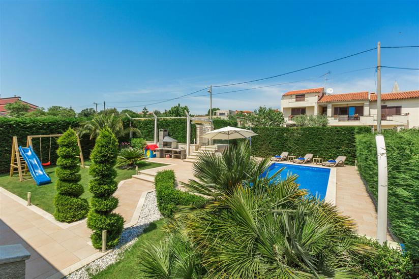 Villa Anabel s bazenom i whirlpool-om