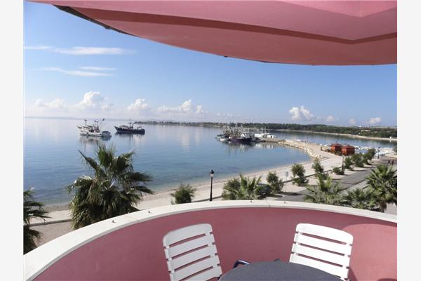 Apartment A17, for 6 persons