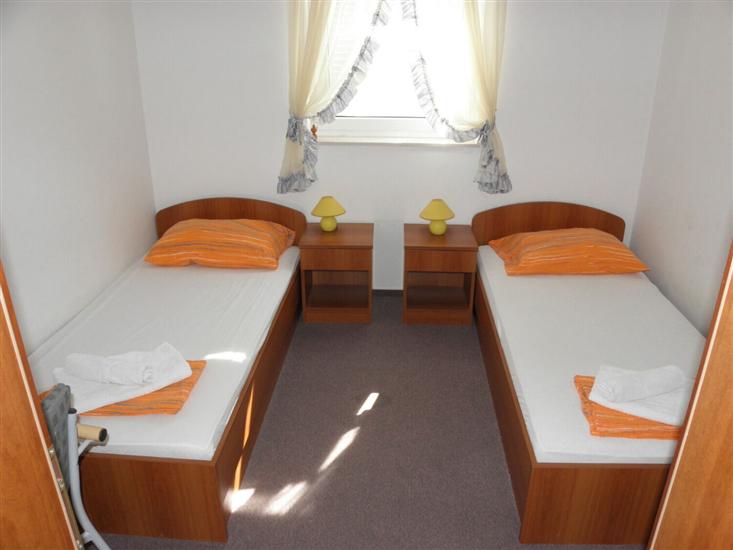 Apartment A17, for 6 persons