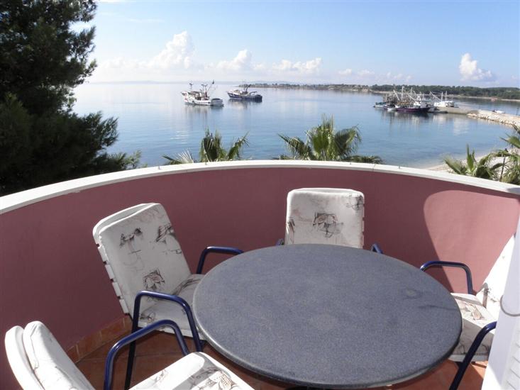 Apartment A16, for 6 persons