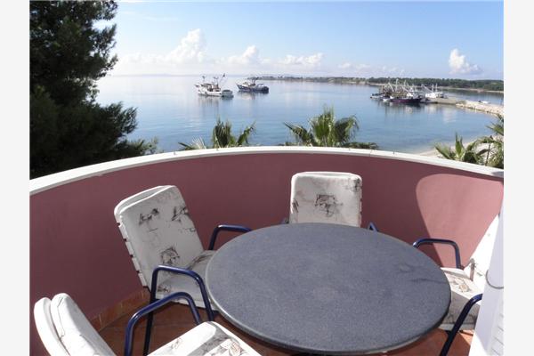 Apartment A16, for 6 persons