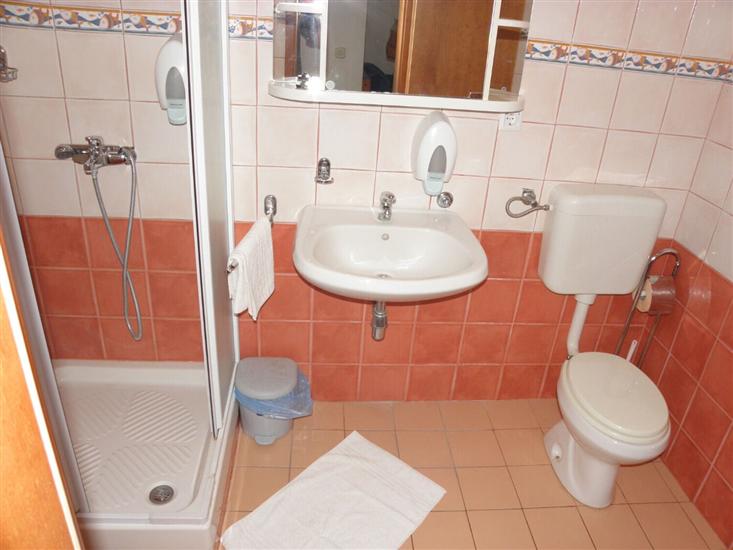 Apartment A16, for 6 persons