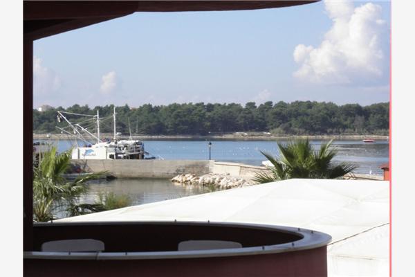 Apartment A12, for 4 persons