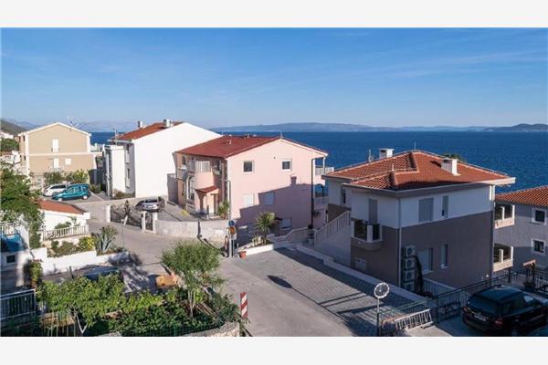 Apartment A1, for 5 persons