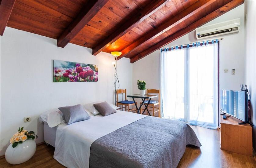 Apartment A6, for 2 persons