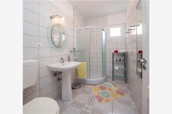 Apartment A1, for 5 persons