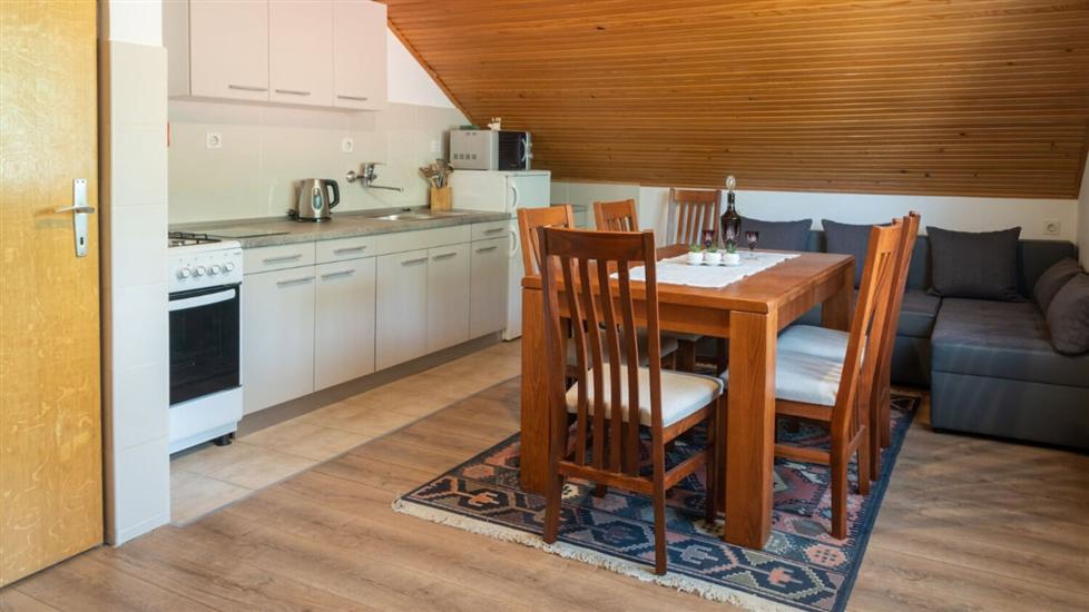 Apartment A2, for 6 persons