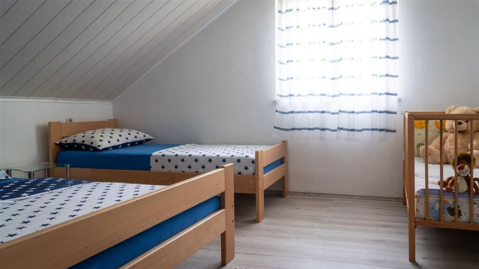 Apartment A2, for 6 persons