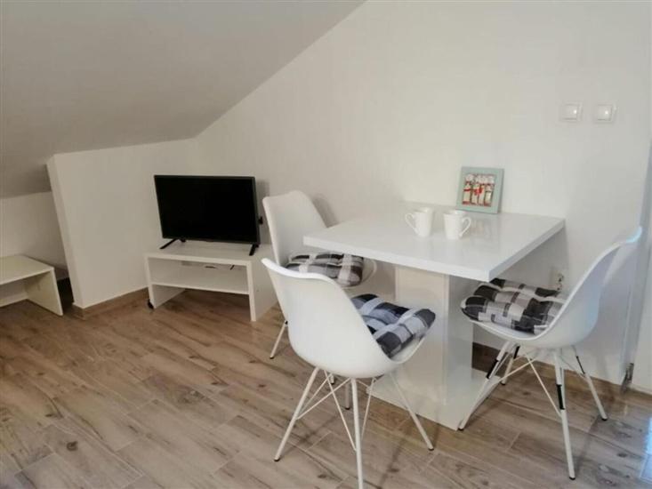 Apartment A4, for 3 persons