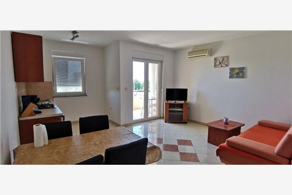 Apartment A2, for 6 persons