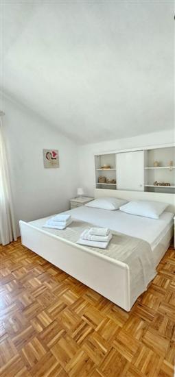 House K1, for 8 persons