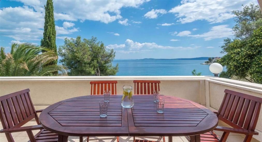 House K1, for 17 persons